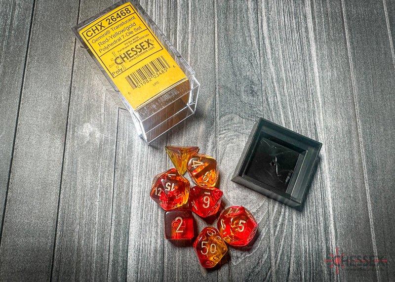 CHESSEX - Dados Poliédricos Gemini Translucent Red - Yellow/Gold - Gamesmart - Chessex